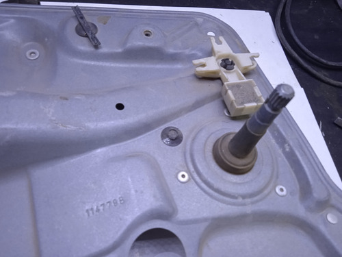 Elevador Manual Trasero Izq. Vw Jetta 2000-2006 1j5839 755d (Usado)