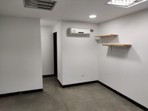 Imagen 9 de 13 de Alquilo Planta Industrial En Boleita Norte. 500 M2 7506