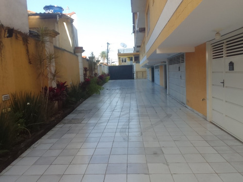 Excelente Sobrado Com Três Quartos,três Banheiros Uma Suite