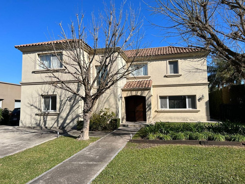 Imagen 3 de 30 de Casa En Venta En Villa Olivos