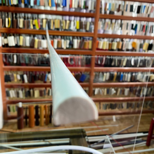 Imagen 3 de 3 de Perfil Media Caña Luna Macizo Plástico Pvc
