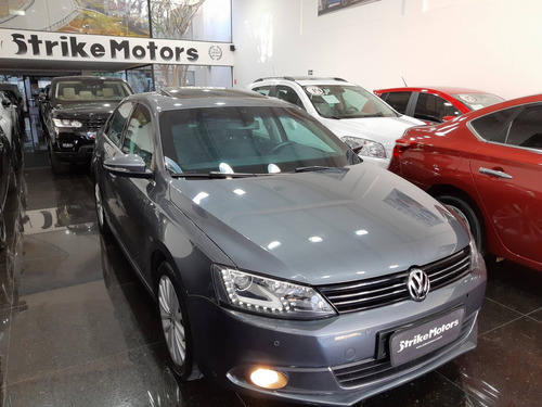 Volkswagen Jetta 2.0 Tsi Highline 211cv Gasolina 4p