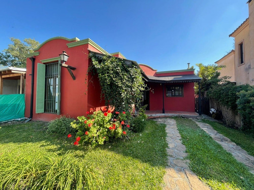 Hermosa Casa En Venta En Barrio Privado Los Lapachos