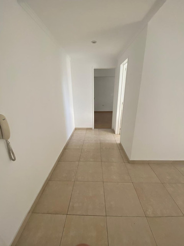 Venta Depto 2 Amb Con Patio De 25 Mts - Caseros