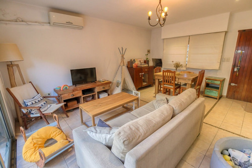 Dúplex De 3 Dormitorios En Venta La Plata. Patio