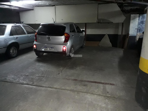 Apartamento Centro Venta 4 Dormitorios 18 Y Andes Servicio Y Garaje X 2!!