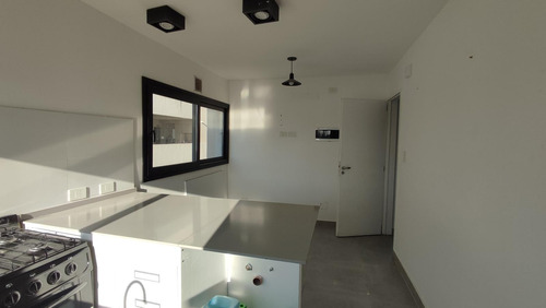 Departamento En Alquiler En Vivo Tortuguitas, Garin - 4 Ambientes