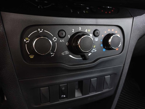 Imagem 9 de 14 de Renault Logan 1.0 Zen Flex Manual 2020