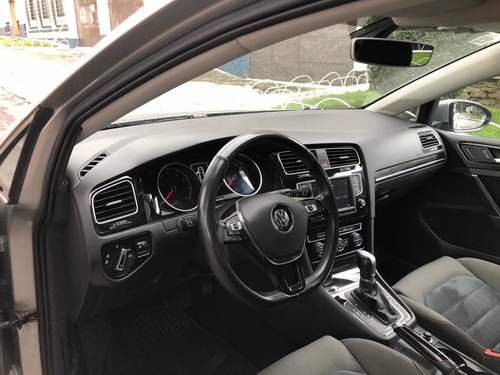 Imagen 9 de 15 de Volkswagen Golf 2017 1.4 Highline Dsg At