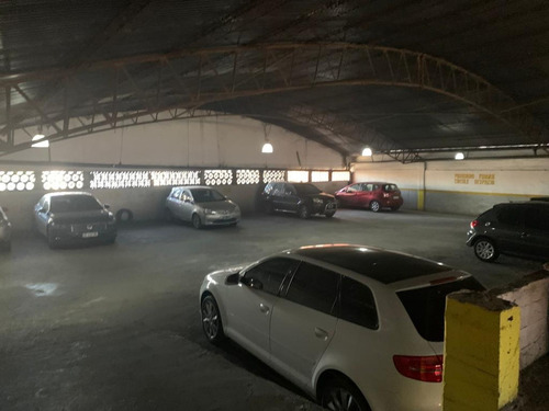 Imagen 6 de 11 de Venta Cochera-garage Cubierta Fija En Lanus Oeste