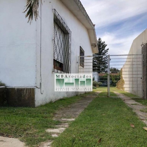 Imagen 2 de 8 de Casa Con Gran Potencial En Excelente Ubicación.-