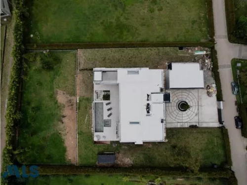 Estrena. ¡imponente Y Perfecta! Piscina, Jacuzzi,...(mls#242405)