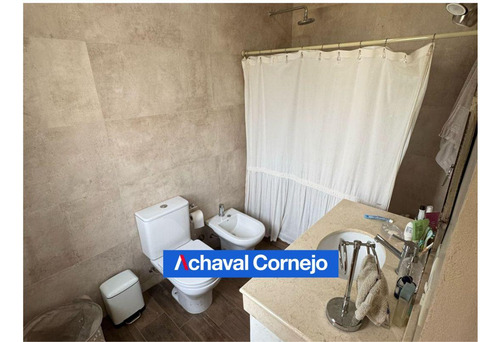 Casa De Una Planta Al Agua En Alquiler Amoblada En Ceibos, Puertos