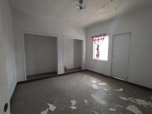 Imagen 15 de 20 de Marisol Castro Vende Galpón Con Once (11) Locales En Av. Fernando Figueredo | Valencia | A Pocos Metros Del Centro De Valencia | Fog-149 Marisol 04244923040