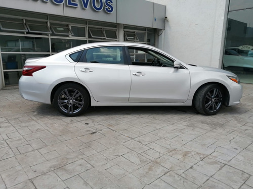 Imagen 2 de 13 de Nissan Altima Advace 2018