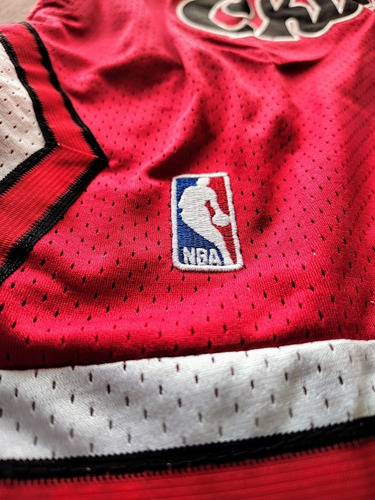 Imagen 4 de 10 de Short Bermuda Basquet Chicago Bulls Champions Black Edition