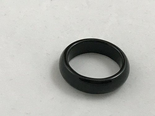 Imagem 2 de 4 de Anel Jade Preto Unissex 5 Milímetros Largura Nº 16