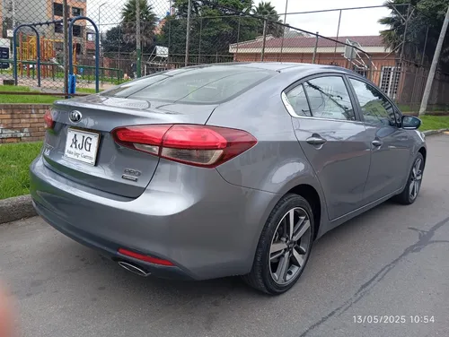 Kia Cerato Pro Sx 2nd Generacion 1.6cc Mt Aa