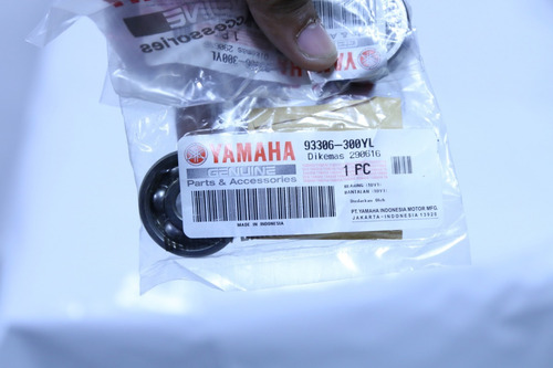 Imagem 4 de 4 de Par De Rolamento De Esferas - 6300z J As2s Roda Dt Namx160