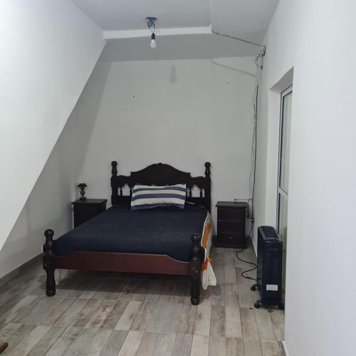 Imagen 3 de 9 de Chalet Al Frente Y Depto. Al Fondo - Castelar Norte