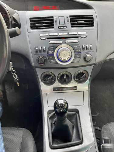 Mazda 3 2011 Standard