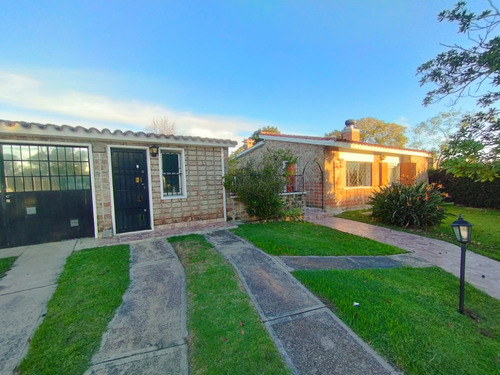 Se Vende Casa De 3 Dormitorios Con Gran Terreno Sobre Ruta 8 Próxima A Zona America