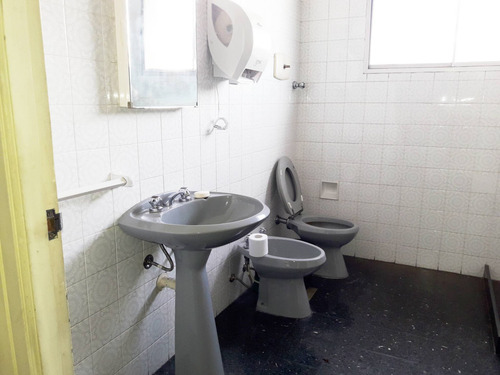 Imagen 7 de 9 de Alquiler - Oficina En Centro Con 320m2 - 18 Y Michelini