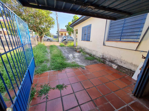 Imagem 4 de 11 de Terreno 13x 38 Com Casa Alvenaria 03 Dormitórios No Bairro Passo Da Areia Em Santa Maria Rs - 63929