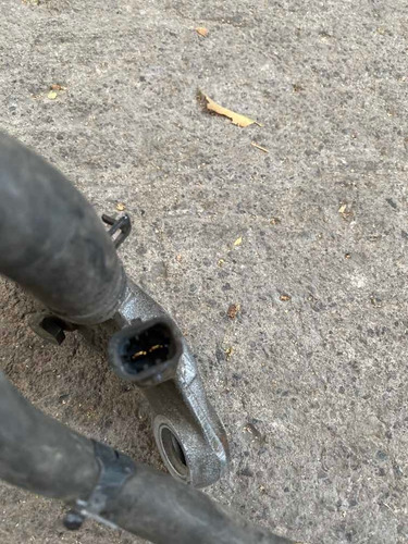 Toma De Agua Puente Sensor Temperatura Cadillac Cts 90412395 (Usado)
