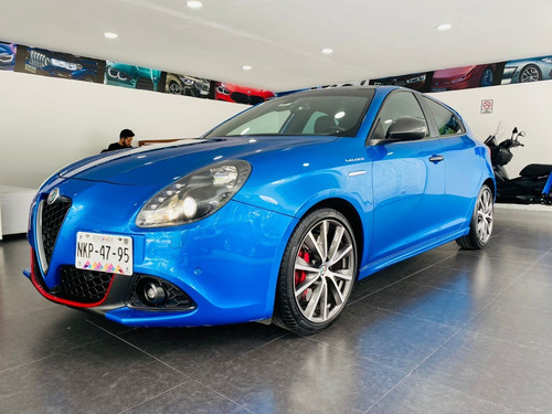 Imagen 1 de 15 de Alfa Romeo Giuletta 2019 Azul