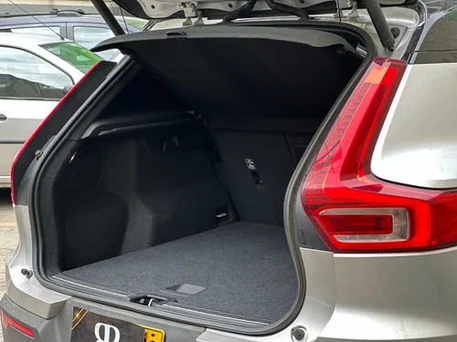 Volvo XC40 R-DESIGN FWD