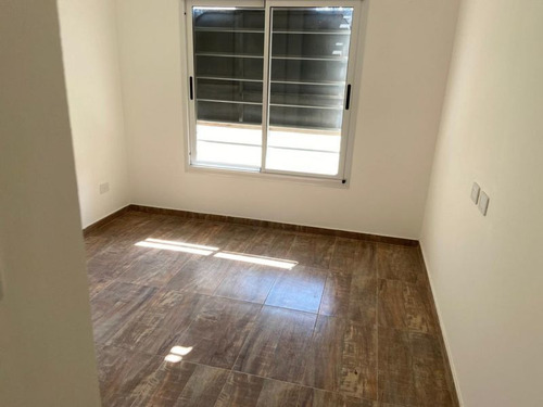 Imagen 9 de 12 de Departamento En Venta En José C Paz