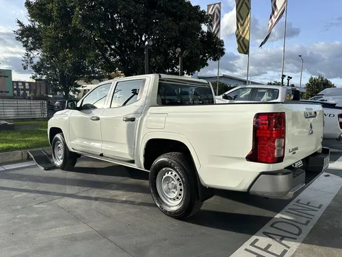 Mitsubishi L200 2.4 Glx Plus 4X4