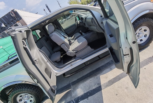 Imagen 10 de 15 de Nissan Frontier Estandar 4 Cil 2.4l