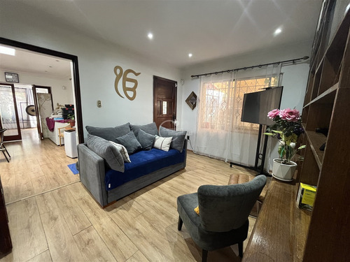 Estupenda Casa De 1 Piso Con 4 Dormitorios En Duble Almeyda