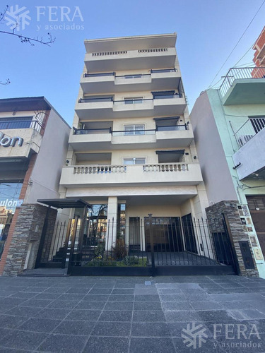 Imagen 2 de 15 de Venta De Departamento De 3 Ambientes Con Cochera Y Baulera En Wilde (28310)