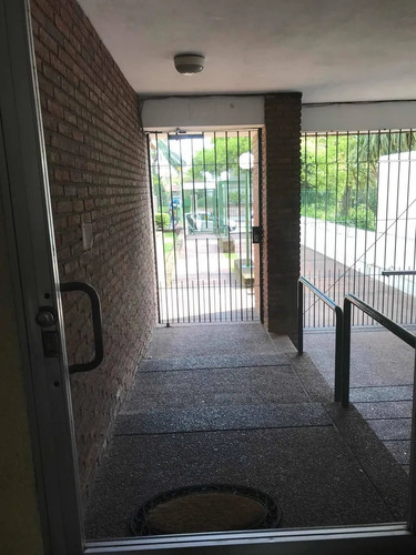 Alquiler. Amueblado En La Blaqueada, 1 Dormitorio, Piso 1 Tz