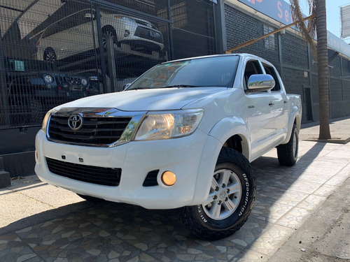 Toyota Hilux doble cabina sr