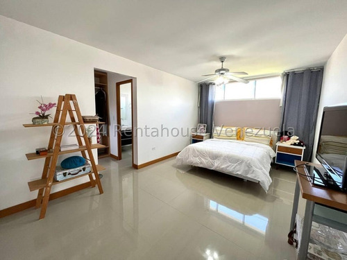Se Ofrece En Alquiler Extraordinaria Y Hermosa Casa Quinta Ubicada En Lomas De La Lagunita