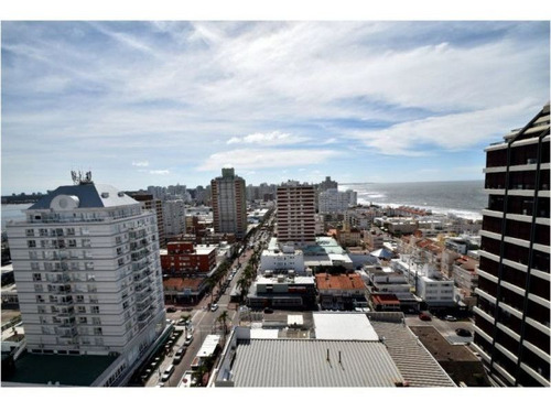 Venta De Apartamento 1 Dormitorio Y Medio En Península
