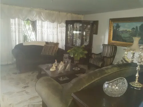 Venta De Casa En El Bosque De 250mts2, Norte De Cali 2058.