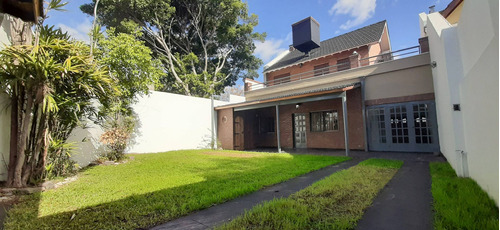 Casa En Venta 5 Ambientes En Haedo Chico. Permuta.