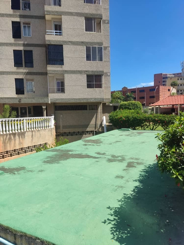 Imagen 15 de 19 de Apto Remodelado En Urb Playa Grande