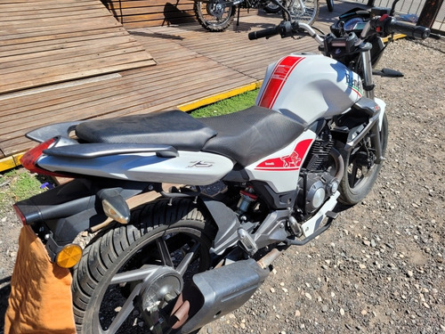 Imagen 2 de 16 de Benelli Tnt15