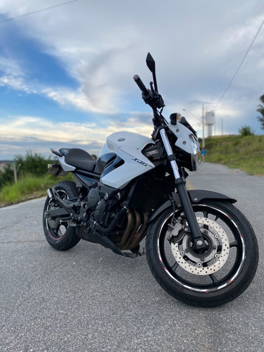 Imagem 6 de 11 de Yamaha Xj6n Abs Branca