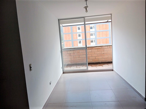 Apartamento En Arriendo Ubicado En Sabaneta Sector Entre Amigos (21166).