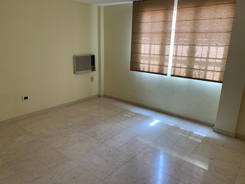 Imagen 9 de 13 de En Venta Excelente Casa En El Marqués. Ubicada En Calle Cerr