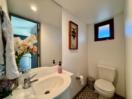 Amoblada En Condominio // 5 Dorm + 5 Baños / Piscina