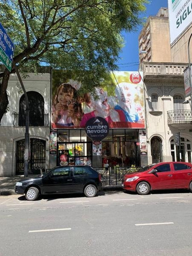 Imagen 3 de 10 de Local Comercial Sobre Avenida Pellegrini