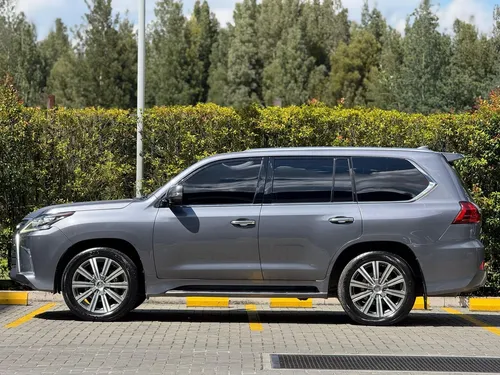 Lexus LX 5.7 570